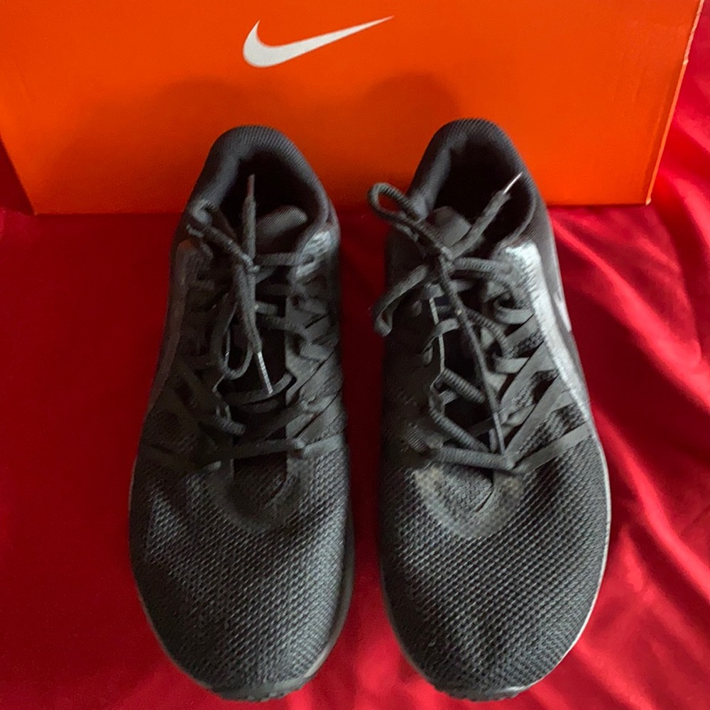 Nike Varsity Compete, Size 9.5